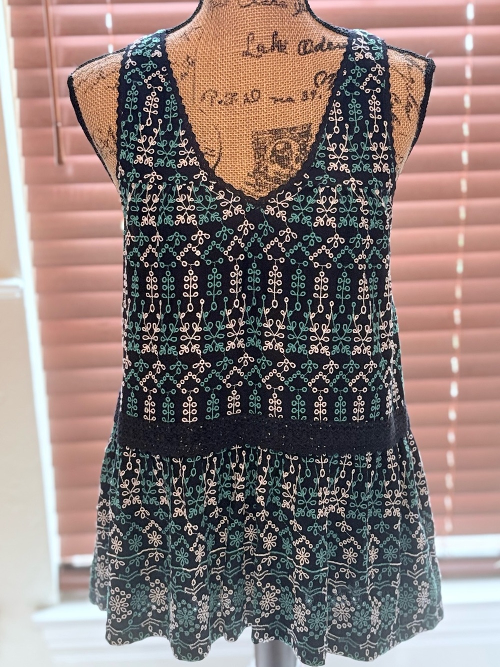 Maeve by Anthropologie Embroidered Sleeveless Peplum Top Navy Green Size Sm NWT